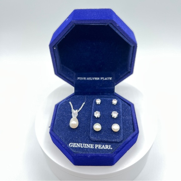 Pearl Pendant Necklace & 3-Pc. Stud Earrings Set in Silver-Tone NWT MSRP $60 - Picture 3 of 5